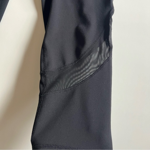 Ladies Gaiam capri yoga pants Black size Large - Picture 2 of 3